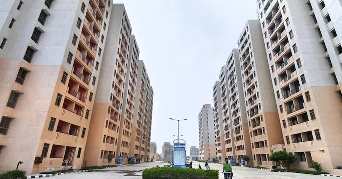 The DDA sells almost 1,100 flats in four hours on the first day of booking